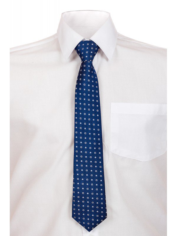 Голубая рубашка с белым галстуком